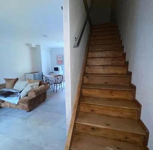 Maisonnette Secteur Monastere De Brou Proche Centre *
