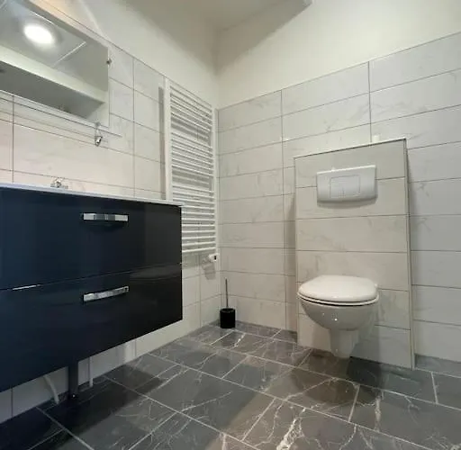Maisonnette Secteur Monastere De Brou Proche Centre *